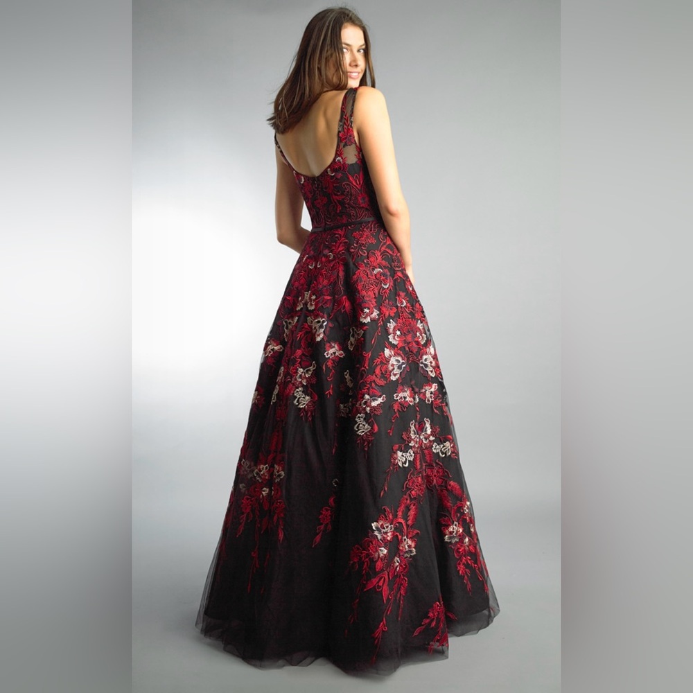 Basix Black Label Embroidered Ballgown Dress sz 2 NWT